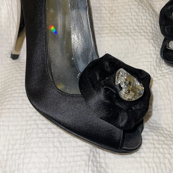 NEW Stuart Weitzman Black Satin & Swarovski Chrome-Heeled Peep-Toe Pumps Sz 6.5 - Picture 15 of 15